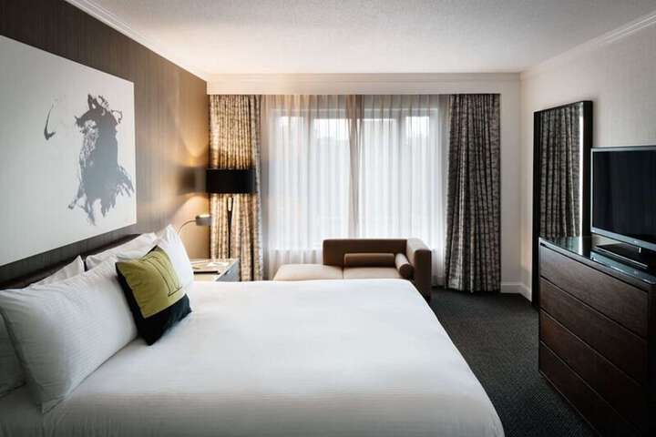 The Logan Philadelphia Curio Collection by Hilton