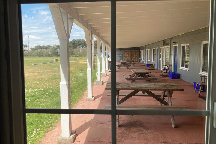 Tillicum Beach Motel (Deanes Oceanfront Lodge)
