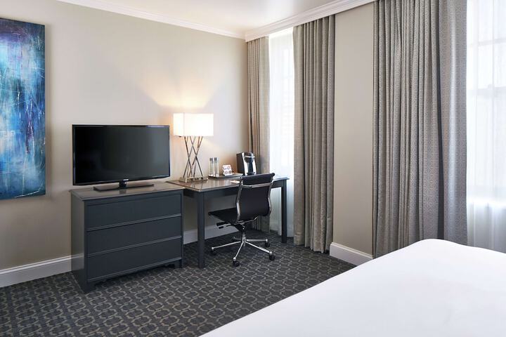 Redmont Hotel Birmingham Curio Collection by Hilton