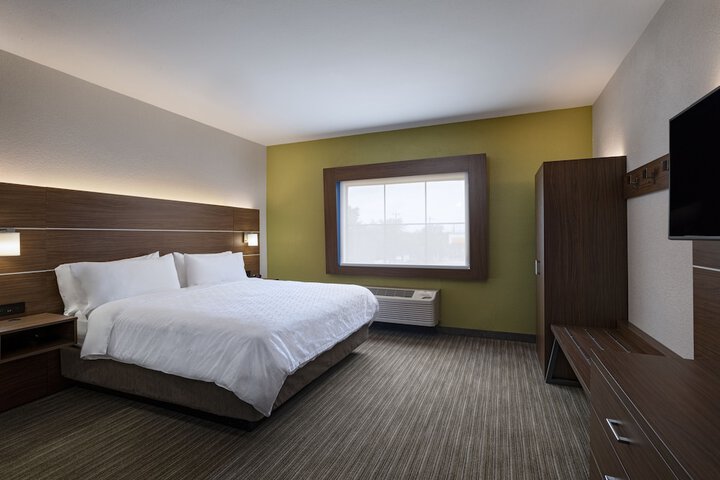 Room 14 of 28