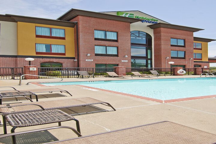 Pool 7 of 30