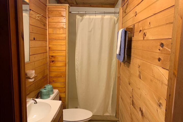 Pine Crest Motel & Cabins