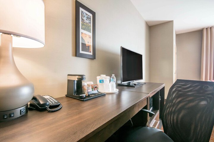 Room 10 of 36