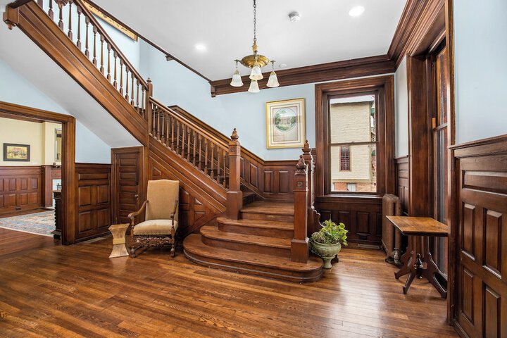 Hotel Interior 18 of 128