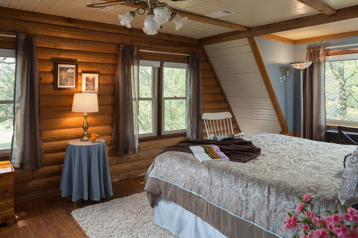 Room 17 of 28
