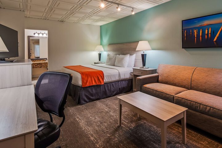 Room 20 of 33