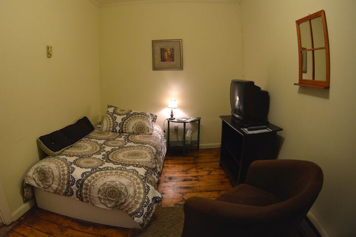 Room 12 of 38
