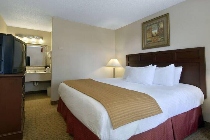 Room 21 of 28