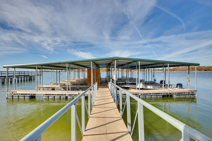 On-site Fishing Pier: Pet-friendly Kerens Cabin!