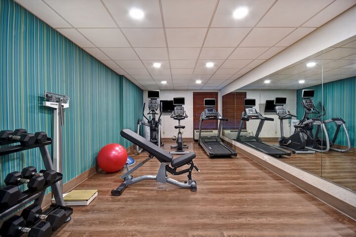 Holiday Inn Express & Suites Allentown-Dorney Park Area by IHG