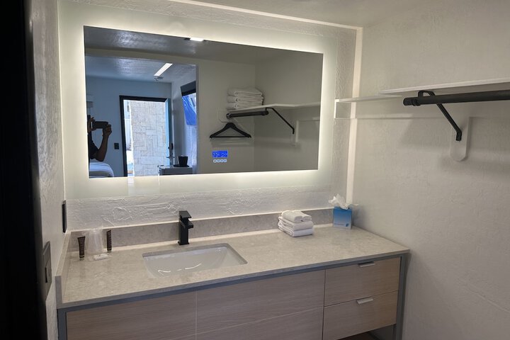 Room 14 of 32