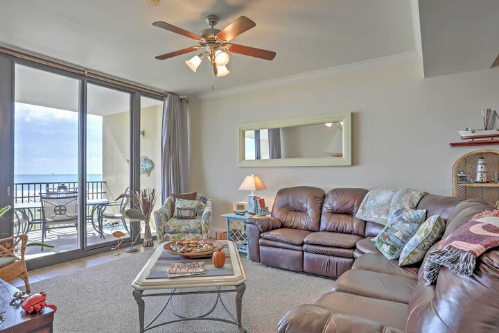 Beachfront Bliss on Dauphin Island w / Pool Access!