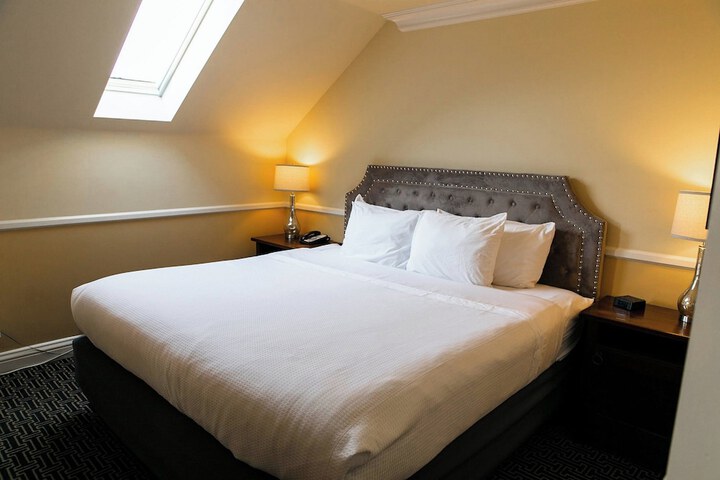 Majestic Inn & Spa