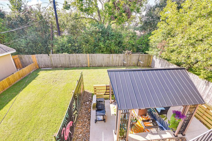 South Houston Townhome w / Patio & Gas Grill!