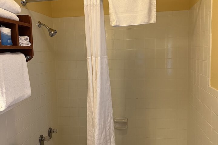Room 277 of 443