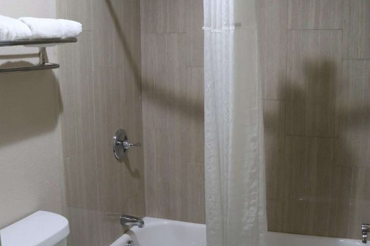 Room 13 of 27