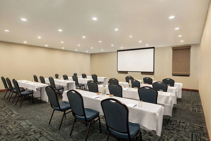 Delta Hotels by Marriott Helena Colonial