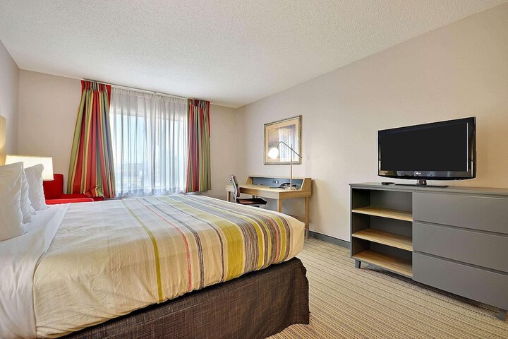 Room 18 of 37