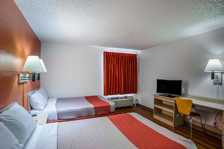 Room 20 of 34