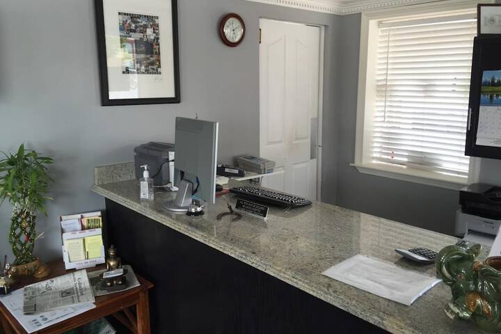 Business Center 36 of 36