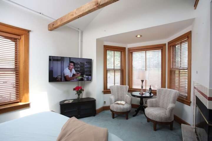 Room 40 of 70