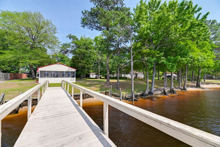 Cozy Edenton Vacation Rental w / Boat Dock Access!