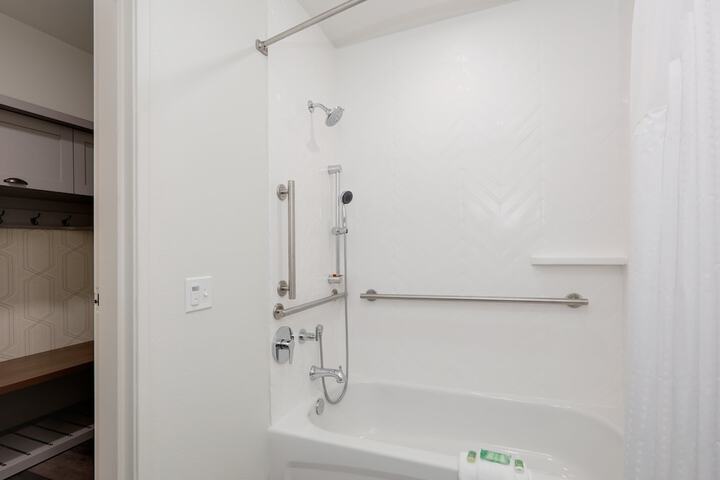 Room 30 of 44