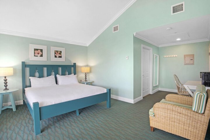 Tranquility Bay Beachfront Hotel and Resort