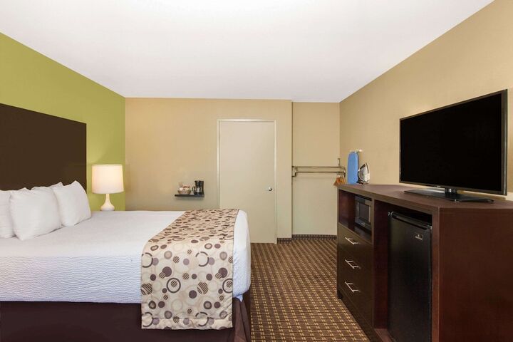 Room 7 of 15