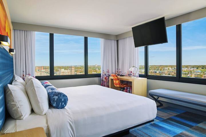 Room 5 of 22