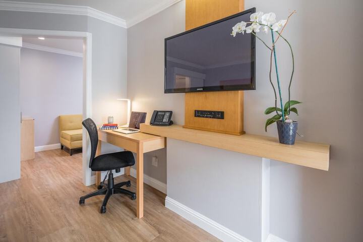 Room 43 of 68