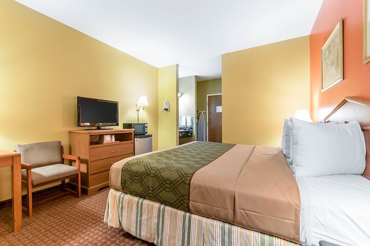 Room 33 of 60