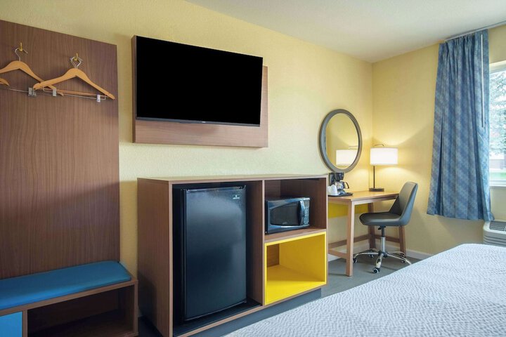Room 21 of 36