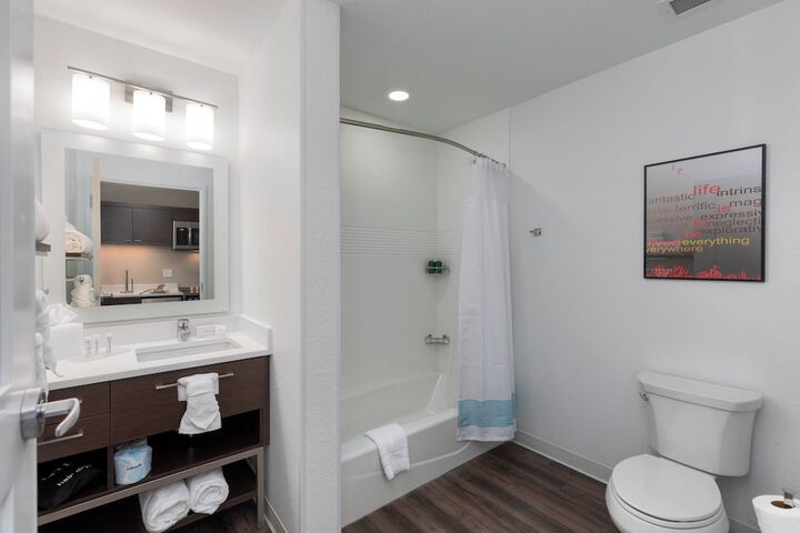 Room 18 of 33