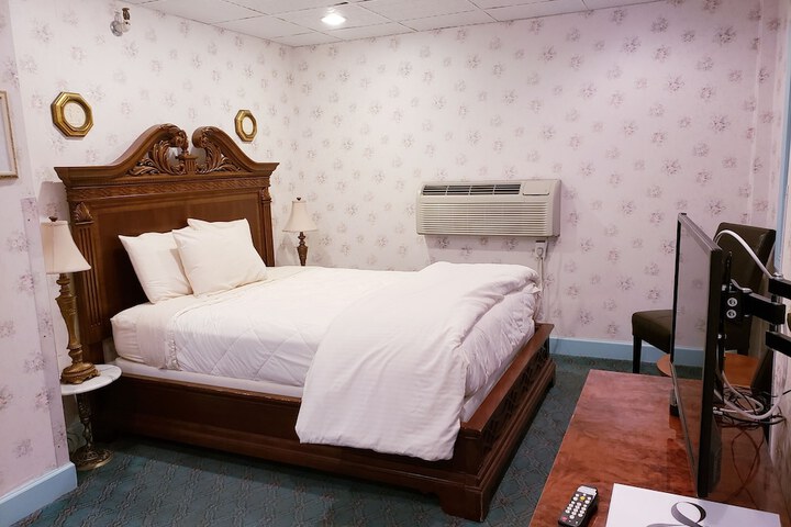 Lowell Inn