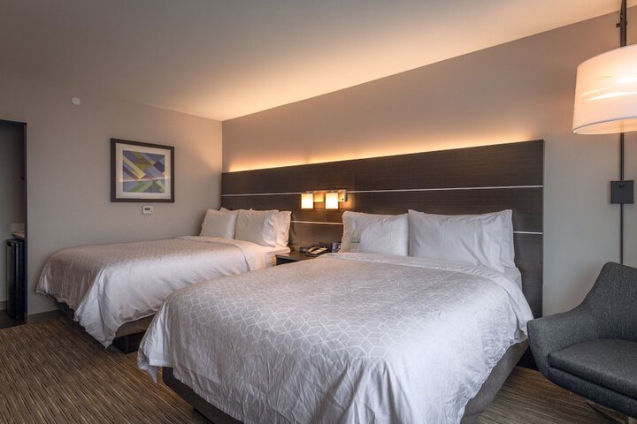 Room 8 of 28