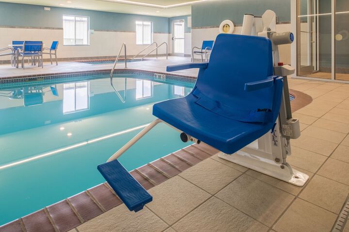 Holiday Inn Express Hotel & Suites Burlington by IHG