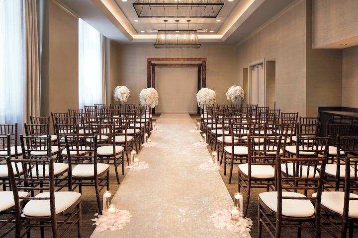 Ballroom/Hall 74 of 79