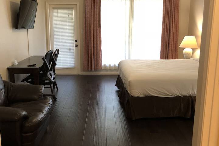 Room 30 of 66