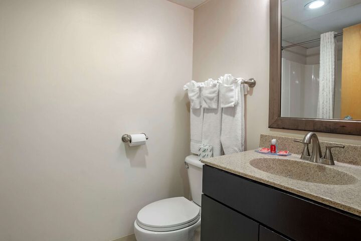 Room 34 of 40