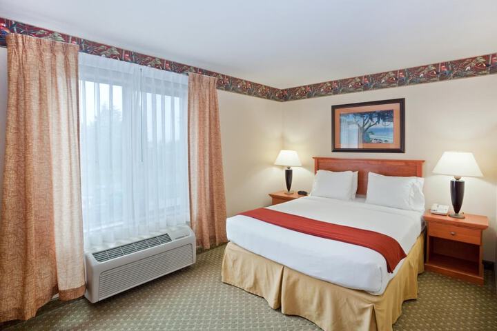 Room 27 of 46