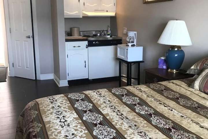 Room 12 of 28