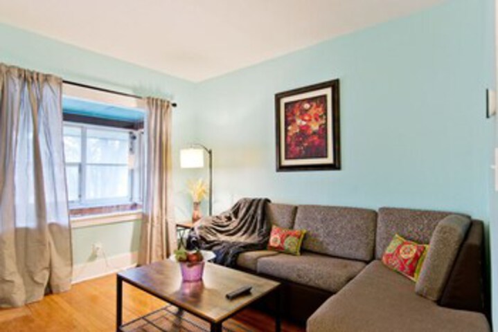 Amazing 5 Bedroom Downtown Ferndale House