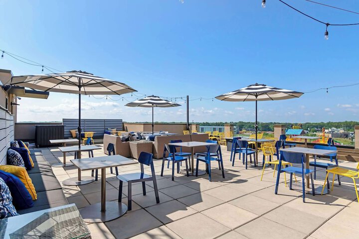 Best Western Plus Executive Residency Rigbys Water World Hotel