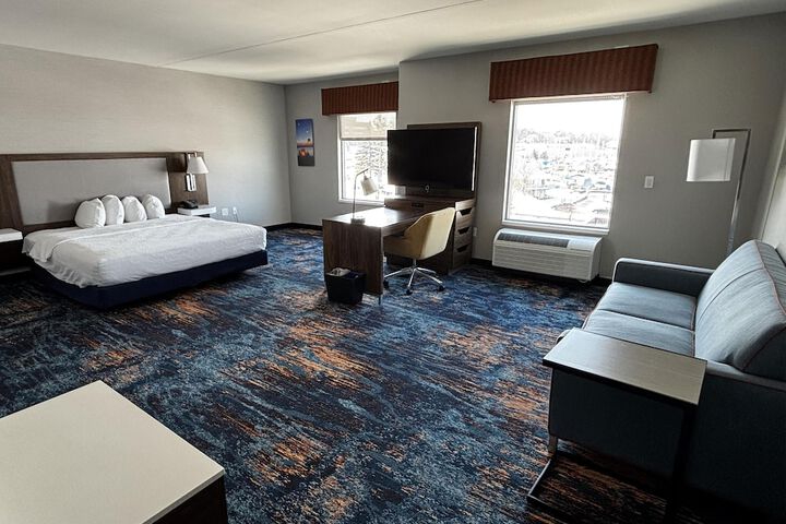 Hampton Inn & Suites Erie Bayfront