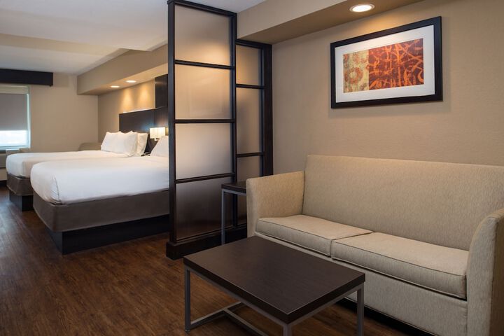 Room 38 of 103