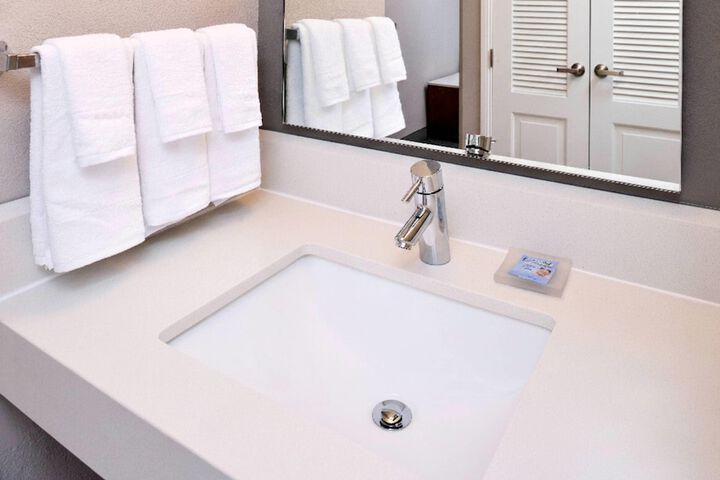 Country Inn & Suites by Radisson Brown Deer - Milwaukee North