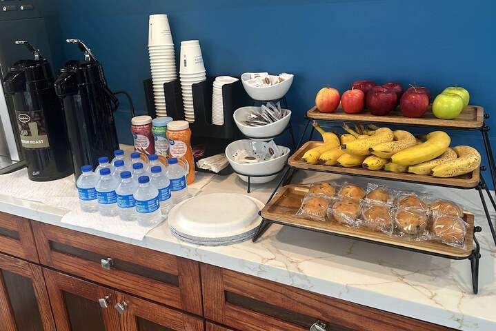 Breakfast/Coffee Service 101 of 103