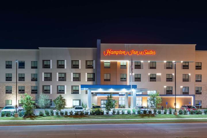Hotel 2 of 77