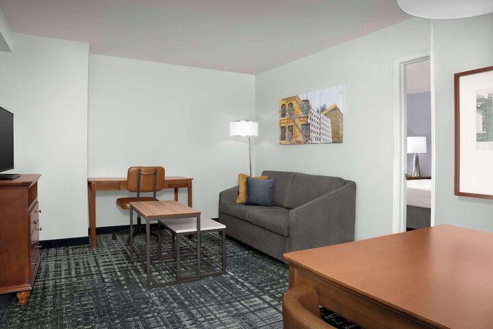 Room 27 of 39